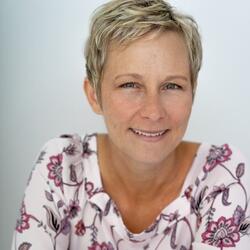 Christie Dudenhoefer Headshot
